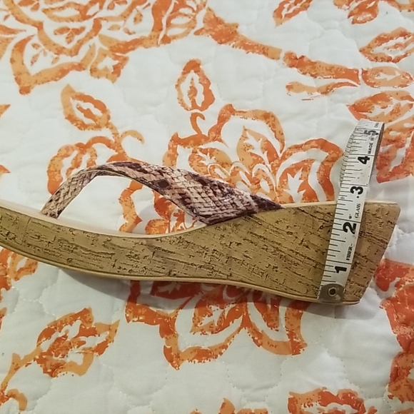 Sandals - Picture 3 of 3